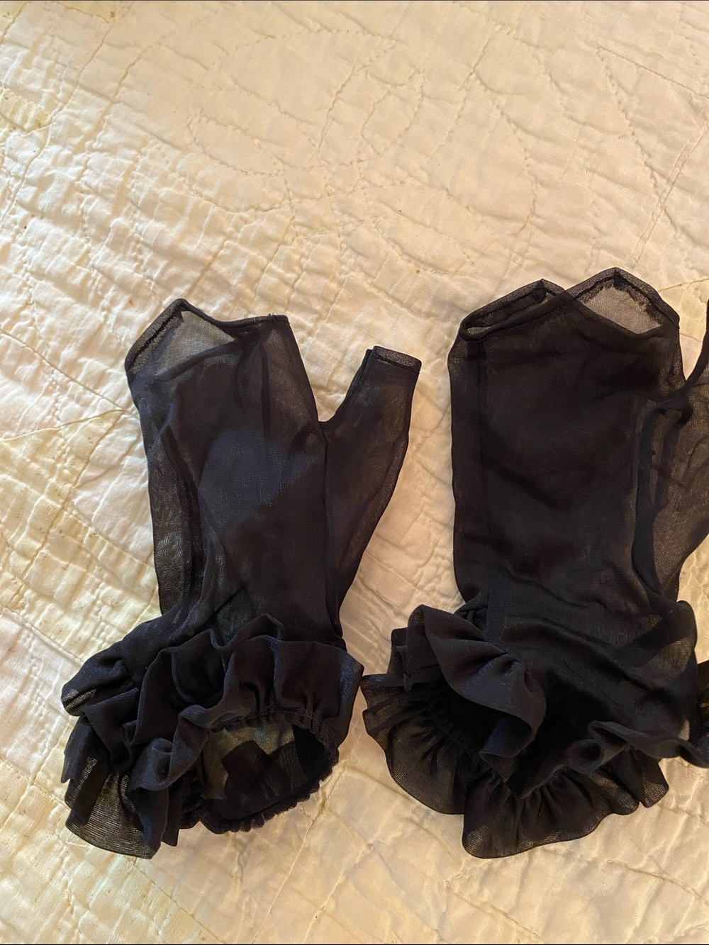 Vintage Black Sheer Ruffle Cuff Fingerless Gloves
